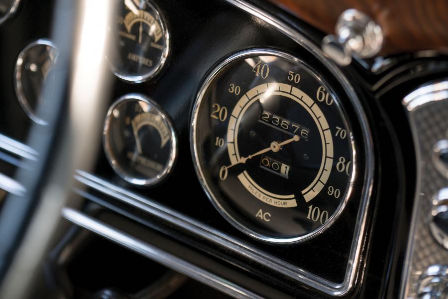 Панель приборов LaSalle Convertible Coupe (345-C 668) 1933 года  (фото 20 из 23)